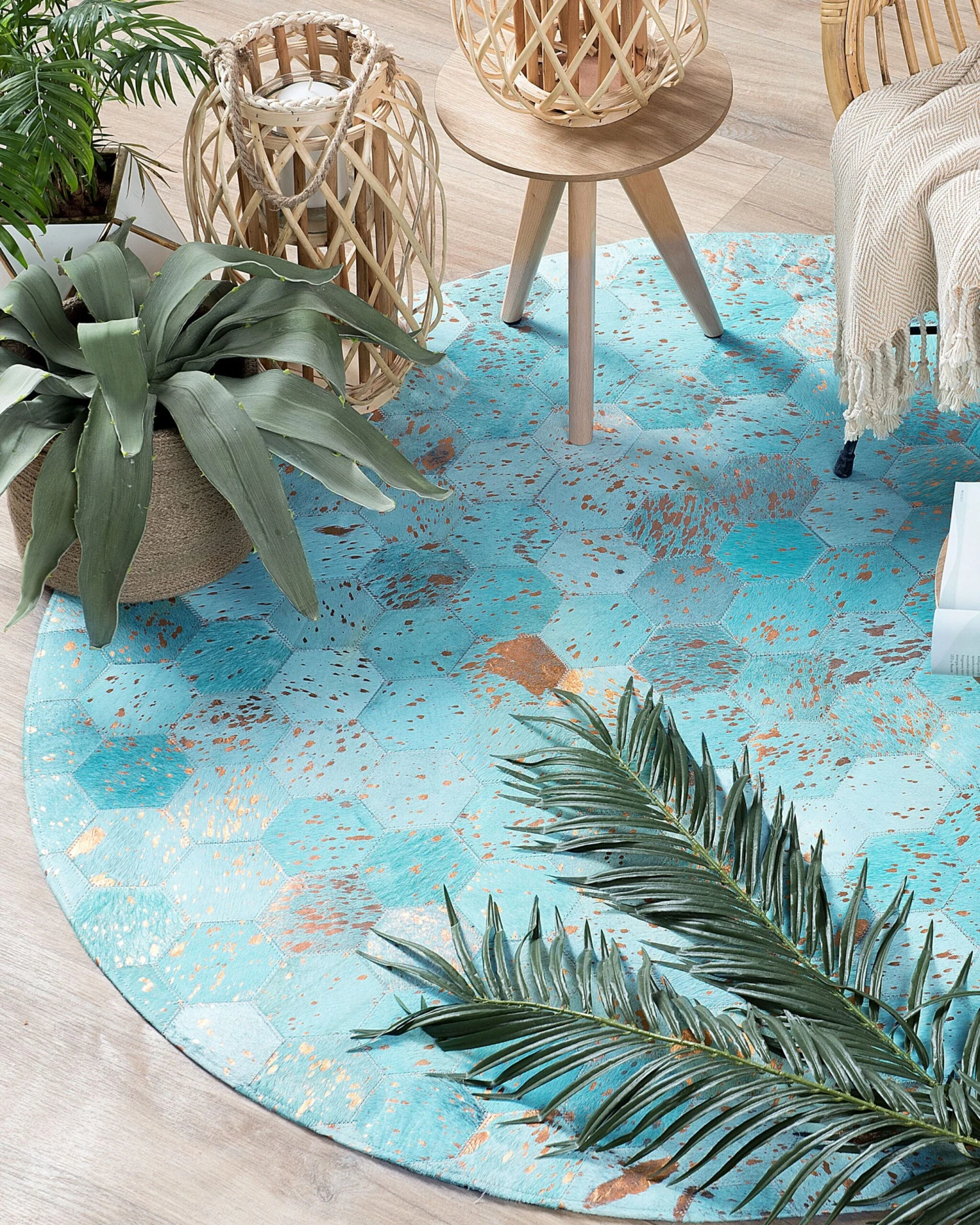 Matto Lehmännahka Turkoosi ⌀ 140 Cm ZEYTIN 4 Matto Lehmännahka Turkoosi ⌀ 140 Cm ZEYTIN - Image 2